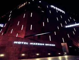 Harbor Bridge Hotel