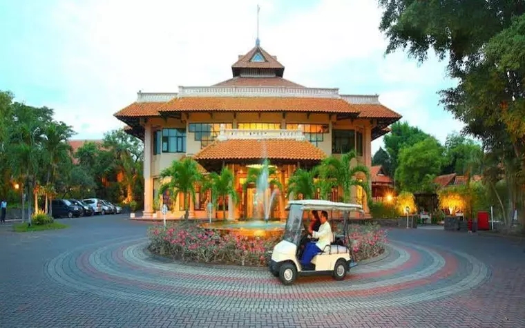 Hotel Equator Surabaya