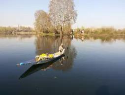 Naaz Kashmir Luxury Houseboat