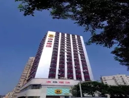 Super 8 Hotel Qingdao Railway Station Gui Zhou Road
