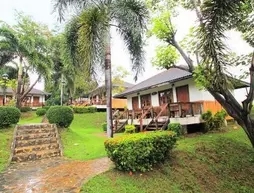 Rosthip Thani Resort