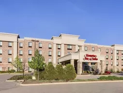 Hampton Inn & Suites West Bend