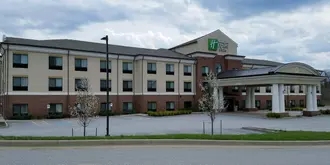 Holiday Inn Express and Suites Wheeling