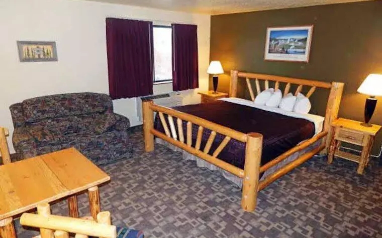 Guesthouse Inn, Suites & Conference Center