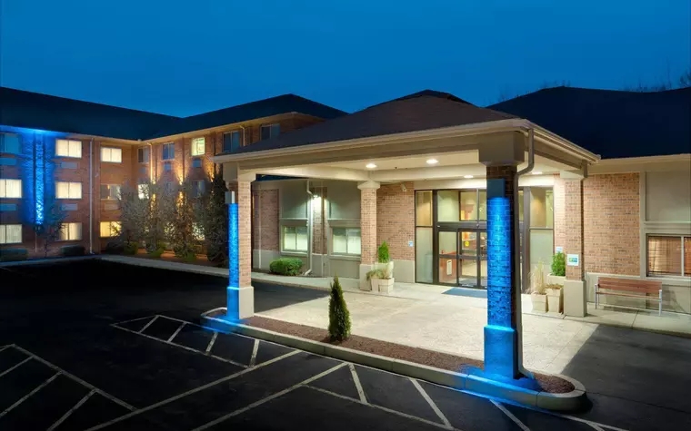 Holiday Inn Express & Suites Smithfield - Providence