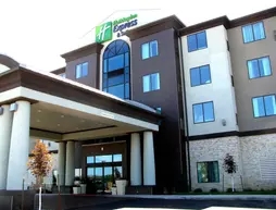 Holiday Inn Express Hotel & Suites North Kansas City