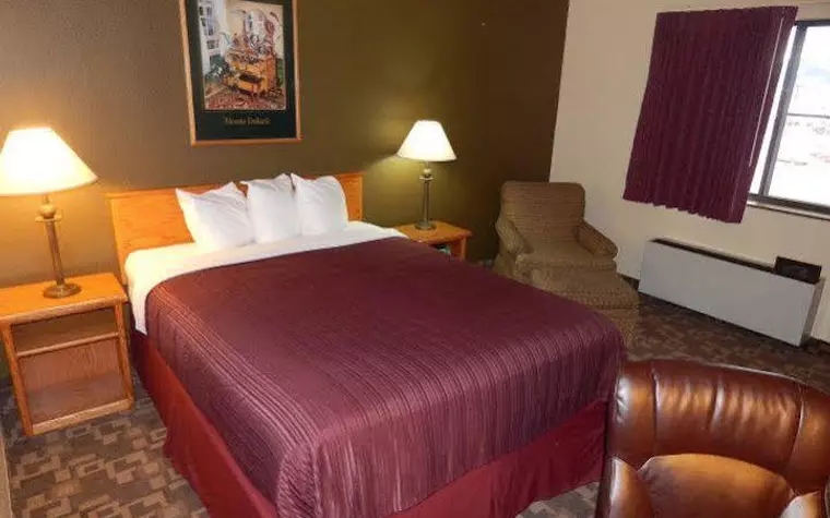 Guesthouse Inn, Suites & Conference Center