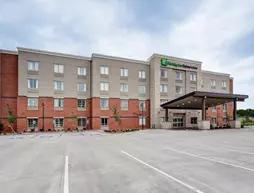 Holiday Inn Express & Suites Great Bend