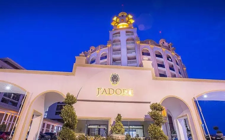 Jadore Deluxe Hotel And Spa