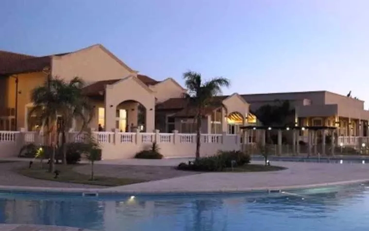 Howard Johnson Resort Villa de Merlo