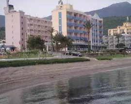 Kalamaki Beach Hotel
