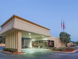 Baymont Inn & Suites Dalton