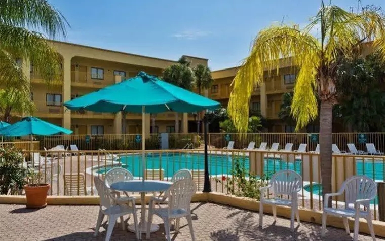 La Quinta Inn & Suites by Wyndham Ft. Myers-Sanibel Gateway