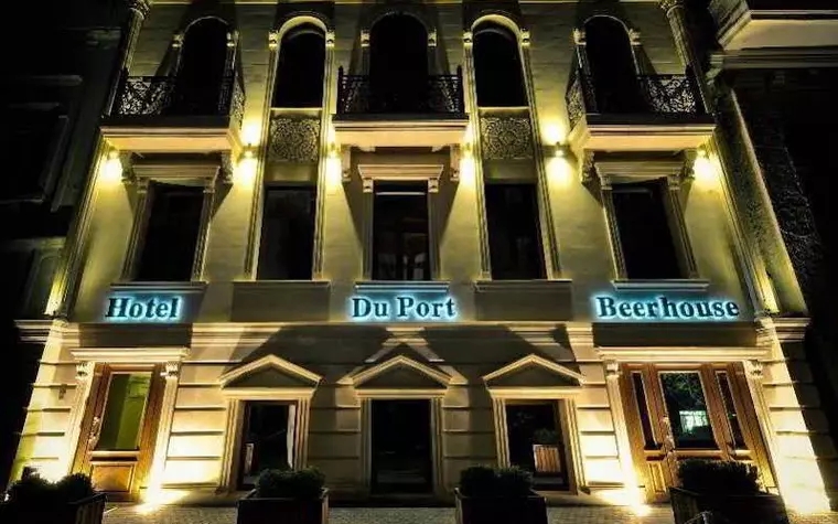 Du Port Hotel