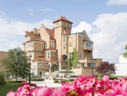 Hotel Schloss Mönchstein