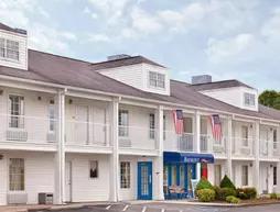 Baymont Inn and Suites - Tullahoma