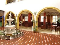 HOTEL COMPLEJO LOS PINTORES