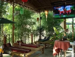 Tropical Garden Lounge
