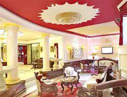 Queen's Astoria Design Hotel