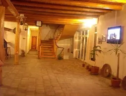 Lyabi House Hotel