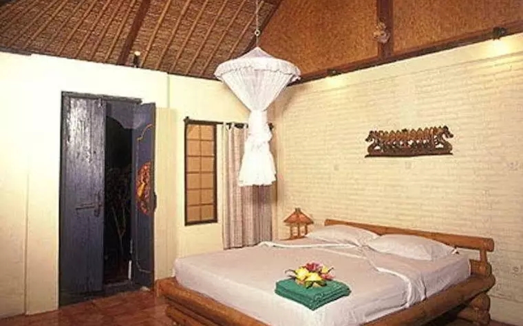 Pondok Sari Beach Bungalow