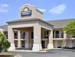 Days Inn and Suites Fort Valley