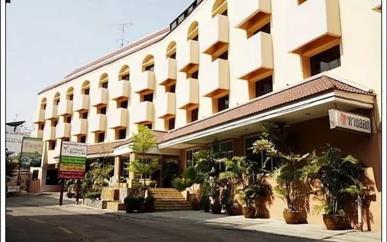 Ratchada Resort and Spa Hotel