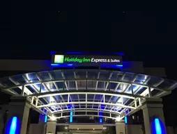 Holiday Inn Express & Suites Lakeland South