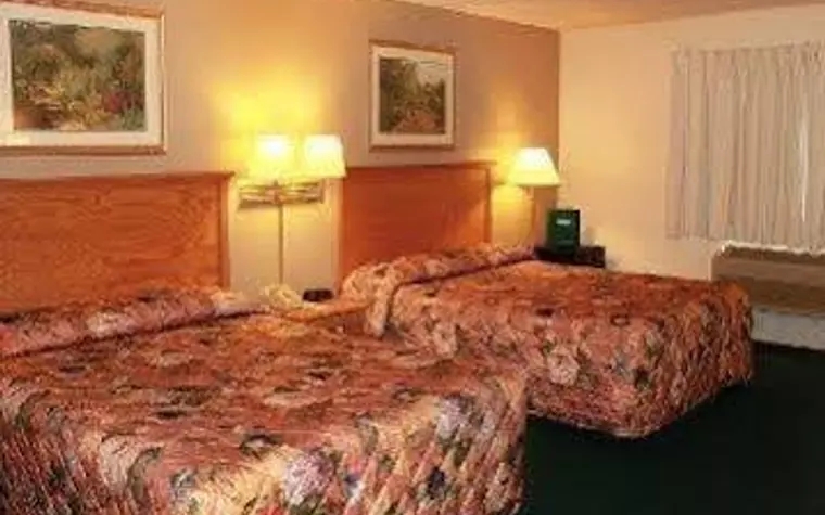 Paynesville Inn & Suites