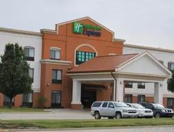 Holiday Inn Express Bloomington West