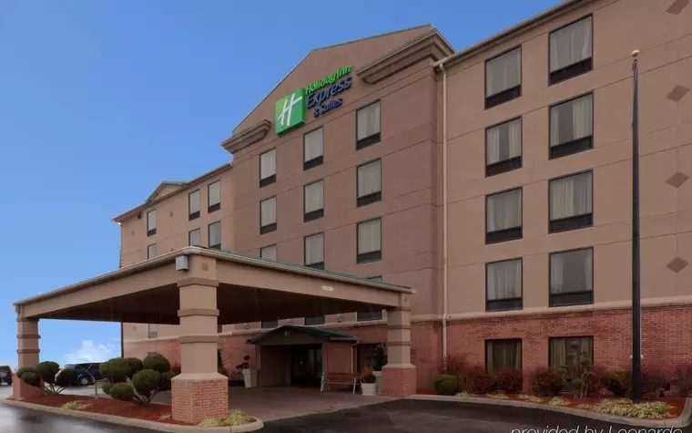 Holiday Inn Express Hotel & Suites Charleston-Southridge