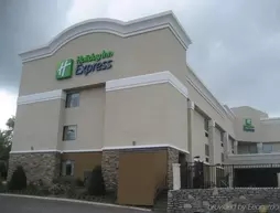 Holiday Inn Express Nashville W-I40