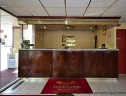Econo Lodge Inn & Suites Westfield