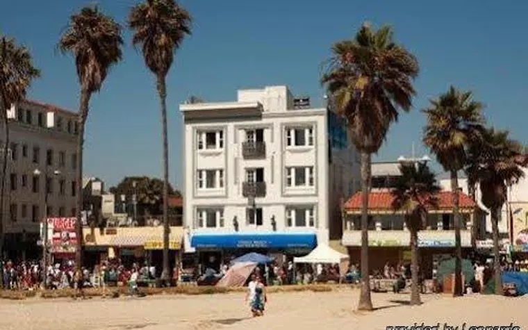 Venice Beach Suites & Hotel