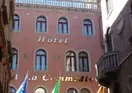 Hotel A La Commedia