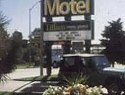 Towne & Country Motel