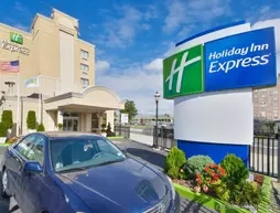 Holiday Inn Express LaGuardia Airport