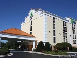 Holiday Inn Express & Suites Wilmington-University Center