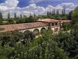 Ca' Murà L'Agri Hotel