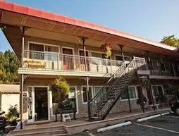 The Classic Horseshoe Bay Motel