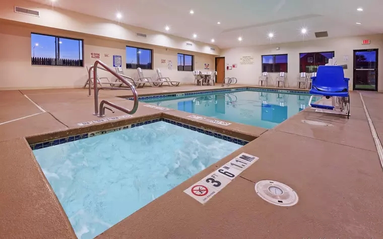 Country Inn & Suites by Radisson, Lubbock, TX