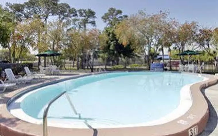 Days Inn Bradenton - Near the Gulf