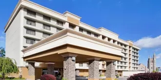 Holiday Inn-Niagara Falls