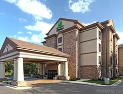 Holiday Inn Express & Suites Maumelle