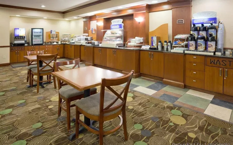 Holiday Inn Express Hotel & Suites Grand Forks