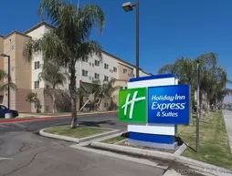 HOLIDAY INN EXPRESS & SUITES B