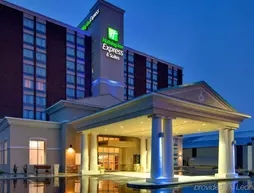 Holiday Inn Express & Suites Chatham South
