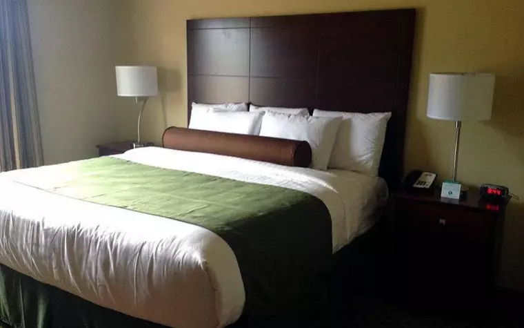 Cobblestone Hotel and Suites Crookston