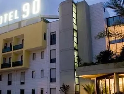 Hotel 90