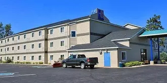 Motel 6 Lake Delton